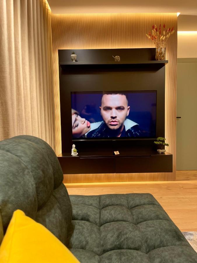 Queens Luxury Apartments ティラナ エクステリア 写真
