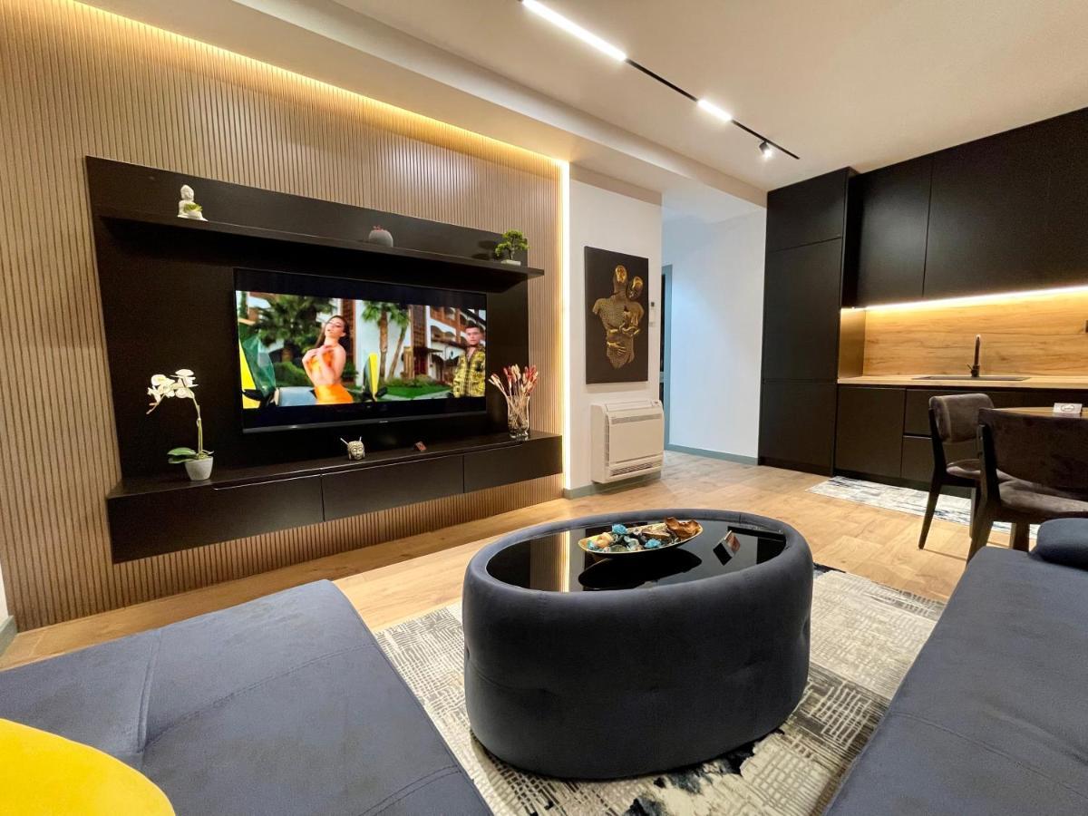 Queens Luxury Apartments ティラナ エクステリア 写真