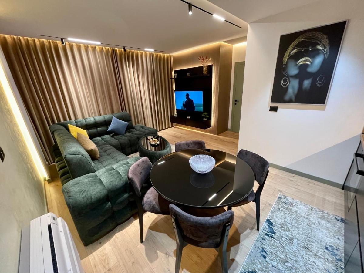 Queens Luxury Apartments ティラナ エクステリア 写真