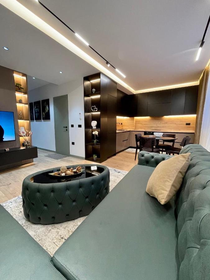 Queens Luxury Apartments ティラナ エクステリア 写真