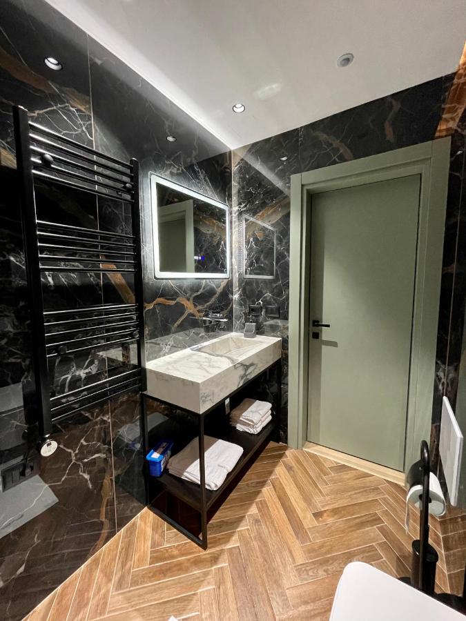 Queens Luxury Apartments ティラナ エクステリア 写真