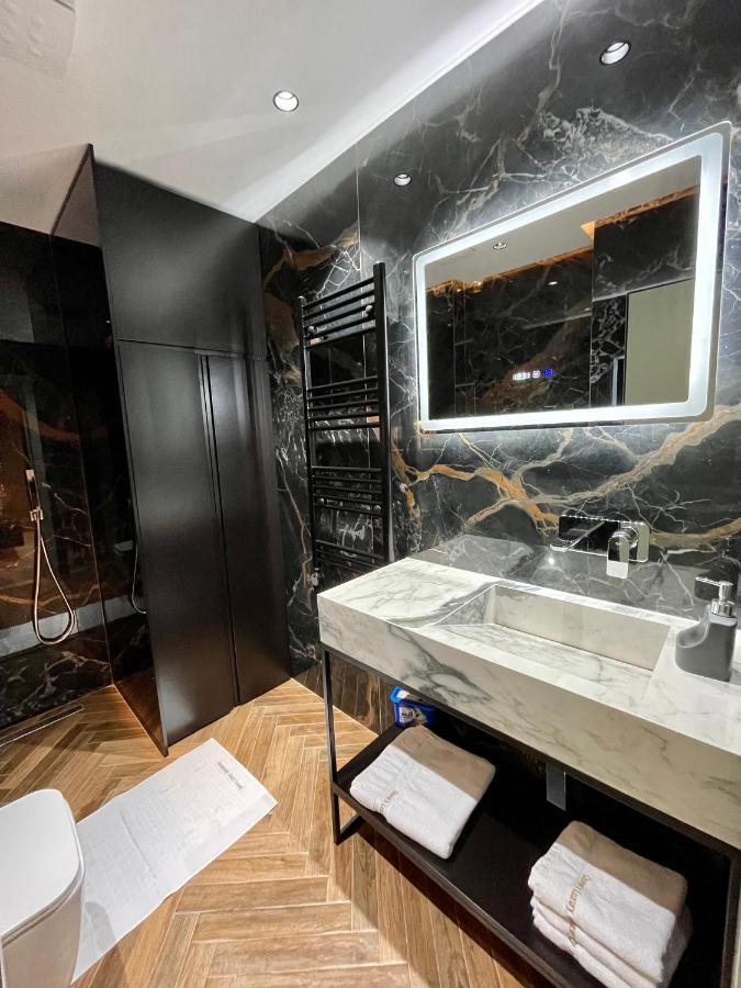 Queens Luxury Apartments ティラナ エクステリア 写真