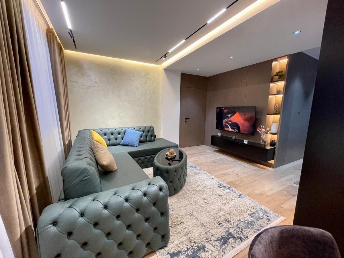 Queens Luxury Apartments ティラナ エクステリア 写真