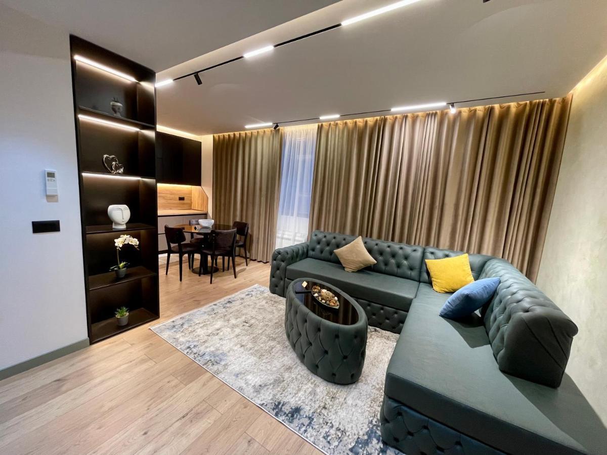 Queens Luxury Apartments ティラナ エクステリア 写真