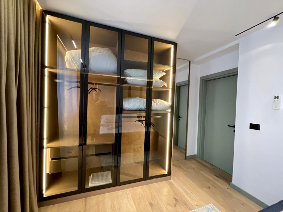 Queens Luxury Apartments ティラナ エクステリア 写真