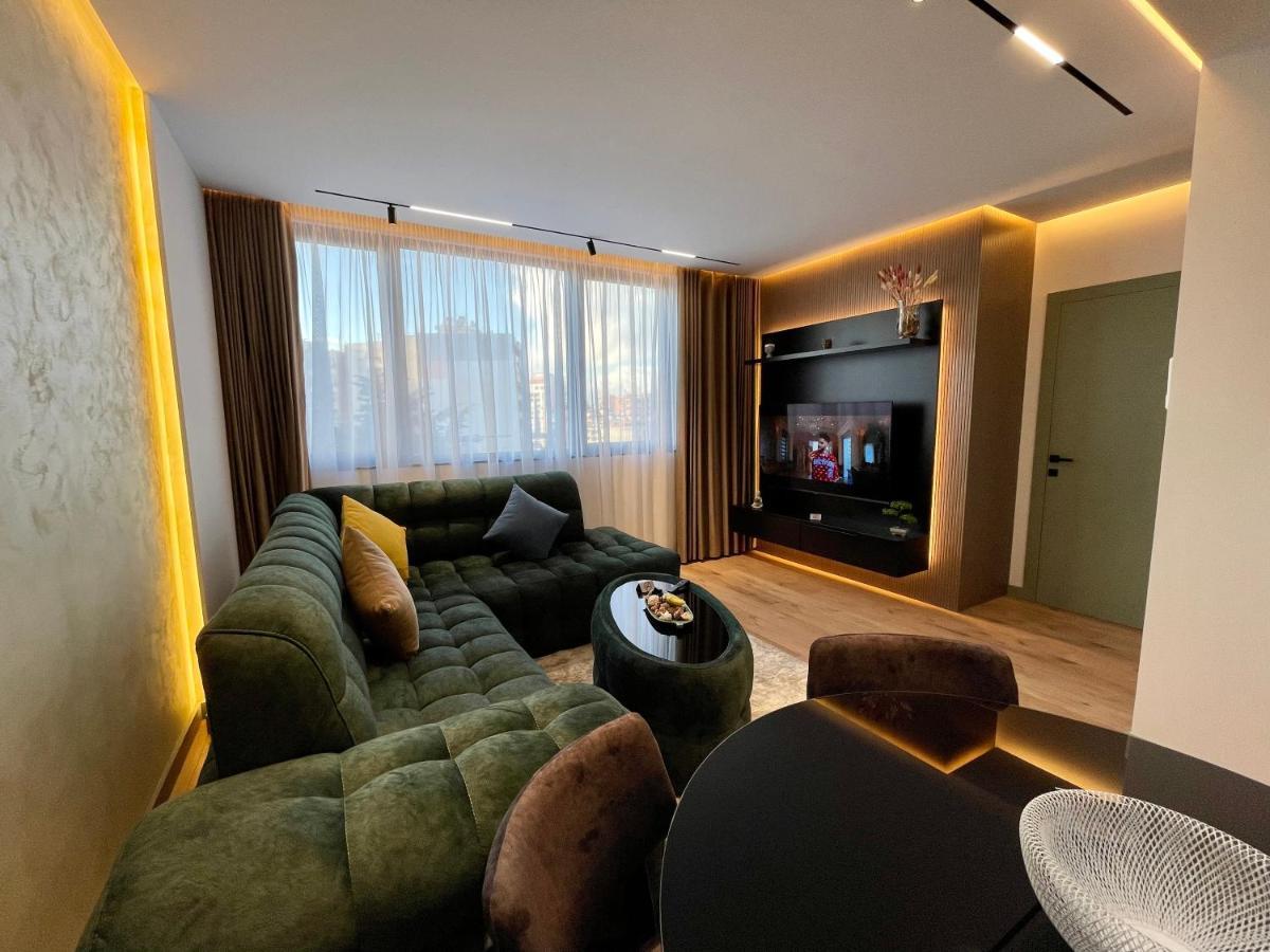 Queens Luxury Apartments ティラナ エクステリア 写真