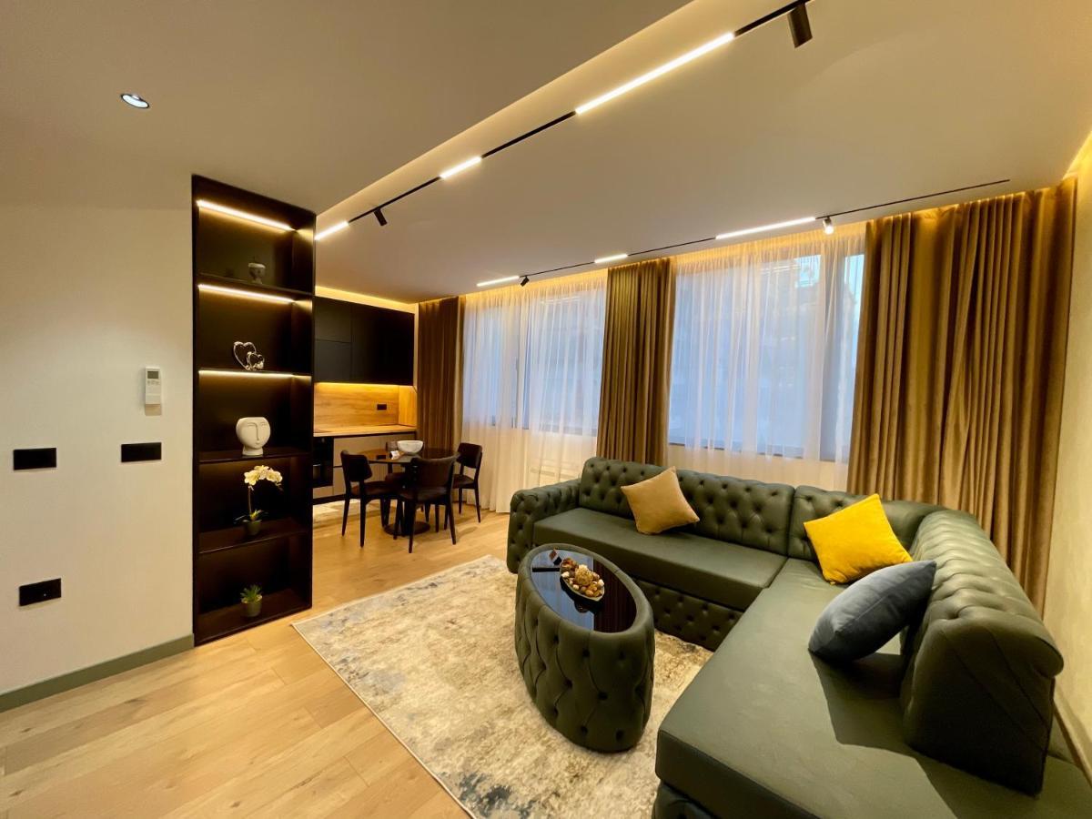 Queens Luxury Apartments ティラナ エクステリア 写真