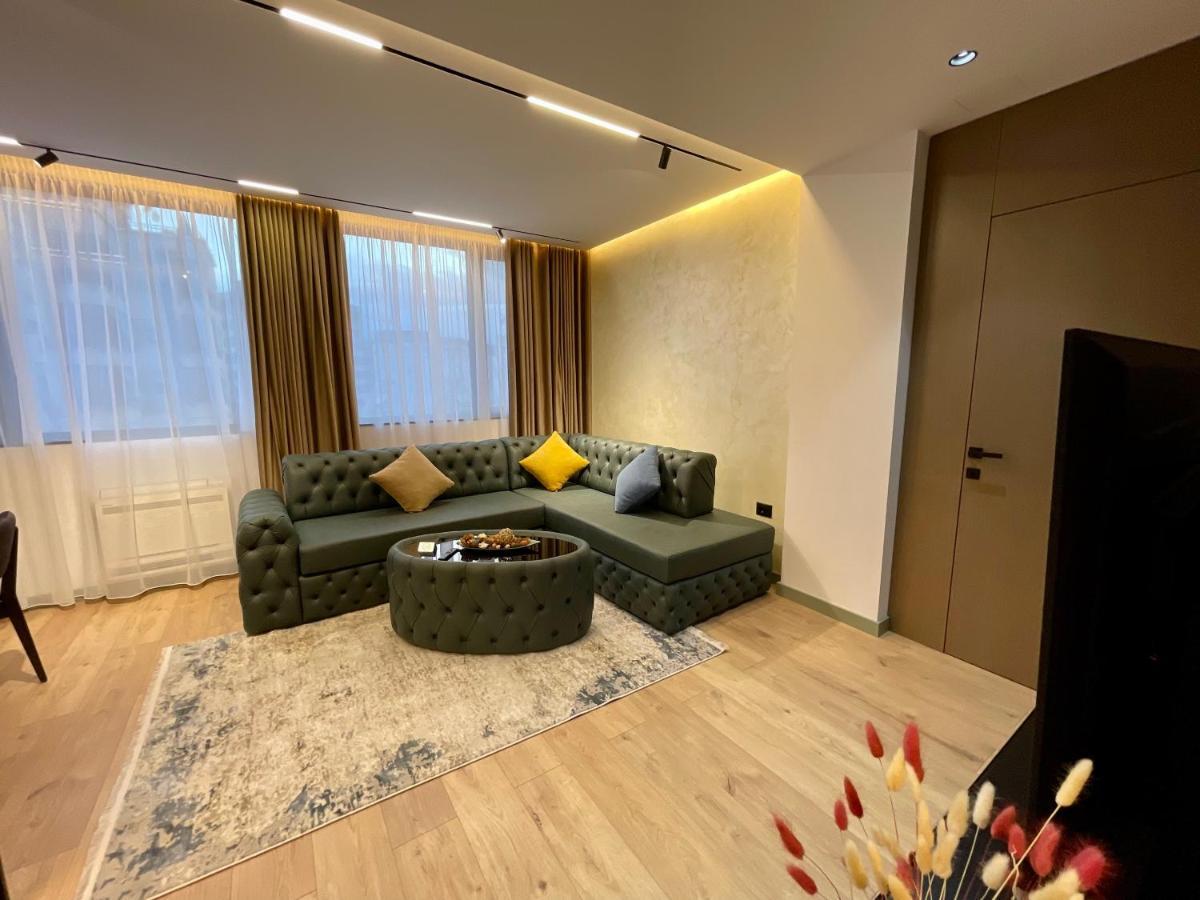 Queens Luxury Apartments ティラナ エクステリア 写真